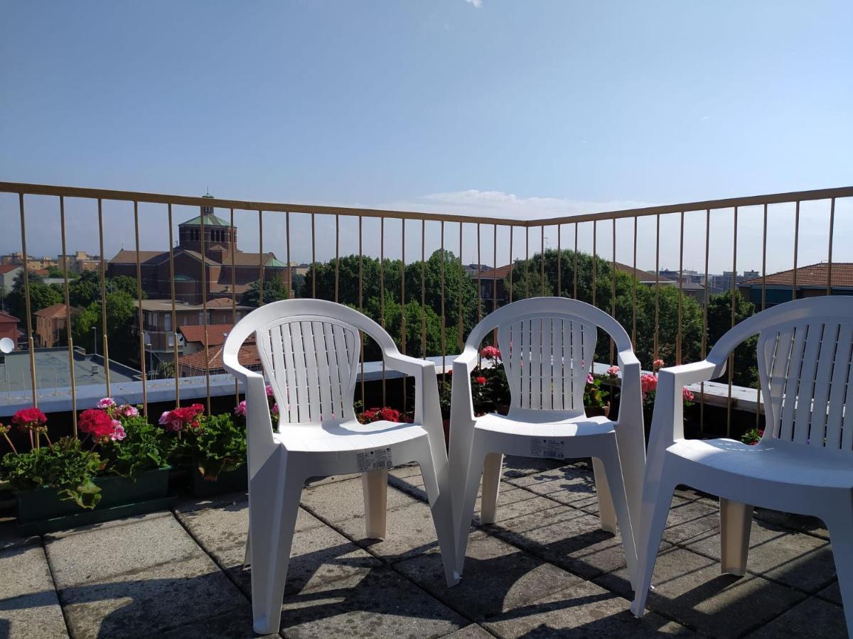 La Terrazza Su Monza Casa Vacanze Bagian luar foto