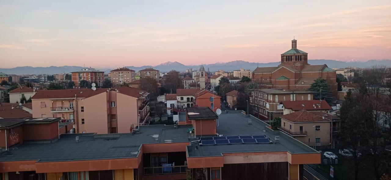 La Terrazza Su Monza Casa Vacanze Bagian luar foto